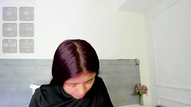 Snapshot of sunnyWhitee chatting on June 18, 2026, 7:18 pm sunnyWhitee online show from June 18, 2026, 7:18 pm