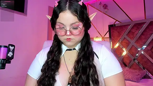 ShylySweet online show from February 26, 2026, 6:23 am