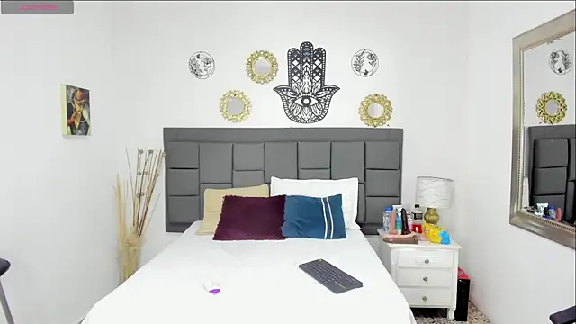 Snapshot of summer_williams18 chatting on November 7, 2025, 12:32 am summer williams18 online show from November 7, 2025, 12:32 am