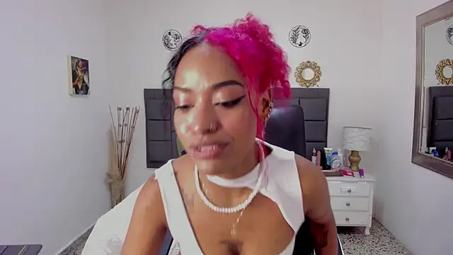 Snapshot of summer_williams18 chatting on December 5, 2025, 12:08 am summer williams18 online show from December 5, 2025, 12:08 am