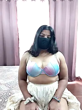 Snapshot of Aavya_007 chatting on April 18, 2026, 3:43 am Aavya 007 online show from April 18, 2026, 3:43 am