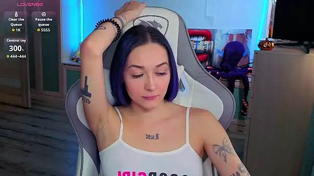 Im suka online show from November 20, 2025, 3:07 am