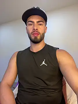 MaxDell online show from February 10, 2026, 4:27 am