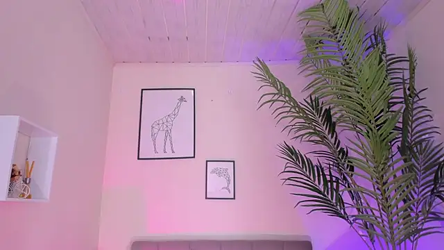 LusyKitty online show from October 30, 2025, 4:19 pm