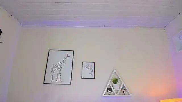 LusyKitty online show from November 5, 2025, 4:18 pm