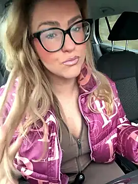 Snapshot of Charleigh_xx chatting on January 8, 2026, 12:07 pm Charleigh xx online show from January 8, 2026, 12:07 pm