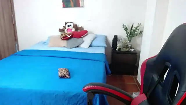 Snapshot of Secret_Bella chatting on November 25, 2025, 12:16 pm Secret Bella online show from November 25, 2025, 12:16 pm