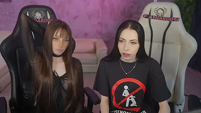 Snapshot of VivianSweet_ chatting on April 21, 2026, 10:21 am VivianSweet online show from April 21, 2026, 10:21 am