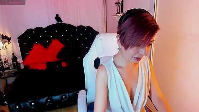 Trinityy   online show from December 5, 2025, 6:37 pm