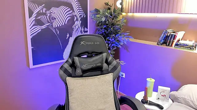 Skyyle  online show from March 29, 2026, 4:40 pm