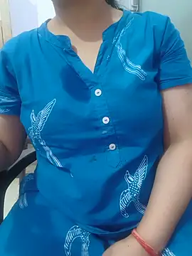 Snapshot of roshni_agrawal0 chatting on June 6, 2026, 6:40 am roshni agrawal0 online show from June 6, 2026, 6:40 am