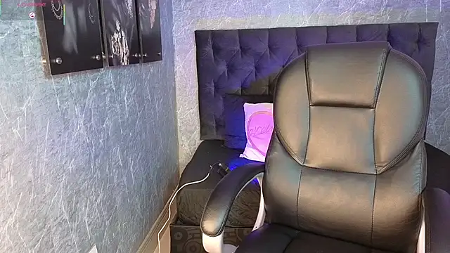 Snapshot of eileen__hills chatting on December 19, 2025, 7:32 pm eileen hills online show from December 19, 2025, 7:32 pm