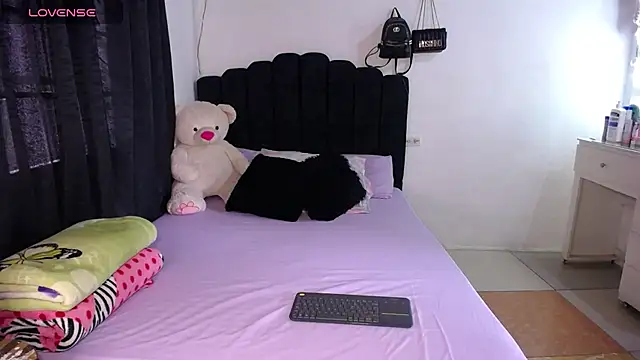 Snapshot of eileen__hills chatting on March 5, 2026, 3:19 pm eileen hills online show from March 5, 2026, 3:19 pm