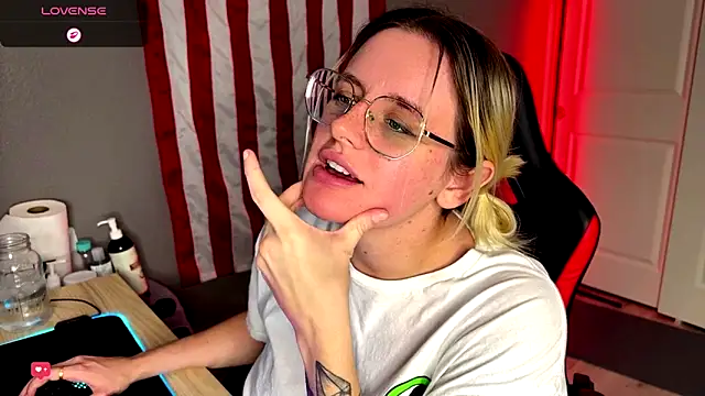 Charlies world online show from December 22, 2025, 8:50 pm