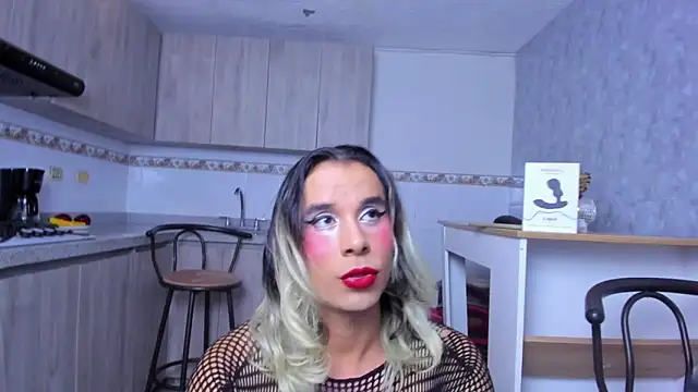 ZaiMoon  online show from February 11, 2026, 8:14 pm