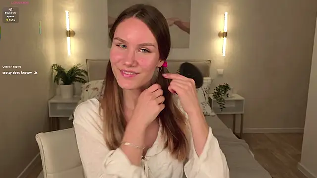 Snapshot of _Clare_Florence_ chatting on October 11, 2025, 1:42 pm  Clare Florence  online show from October 11, 2025, 1:42 pm