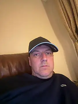 Snapshot of Eddiejeff chatting on April 7, 2026, 10:42 pm Eddiejeff online show from April 7, 2026, 10:42 pm