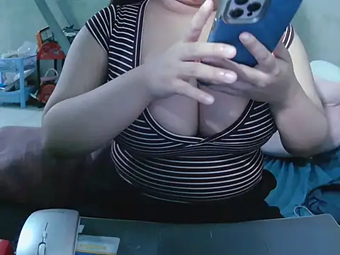 Lily3322 online show from March 19, 2026, 6:01 pm