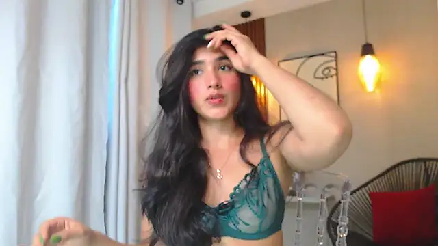 Snapshot of Lia_Mar_ chatting on May 19, 2026, 10:27 pm Lia Mar online show from May 19, 2026, 10:27 pm