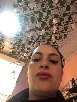 Snapshot of karolNails chatting on February 24, 2026, 7:45 pm karolNails online show from February 24, 2026, 7:45 pm