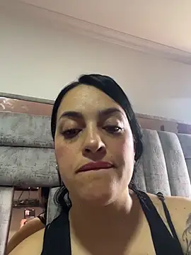 Snapshot of karolNails chatting on March 3, 2026, 7:42 pm karolNails online show from March 3, 2026, 7:42 pm