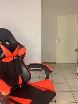 jayjayja19 online show from November 14, 2025, 3:33 pm