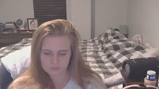 Snapshot of Sexyblonde12344 chatting on December 3, 2025, 9:02 pm Sexyblonde12344 online show from December 3, 2025, 9:02 pm