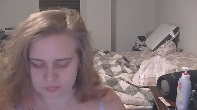 Snapshot of Sexyblonde12344 chatting on December 18, 2025, 8:15 pm Sexyblonde12344 online show from December 18, 2025, 8:15 pm