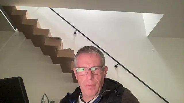 choupipat1 online show from October 28, 2025, 2:20 pm