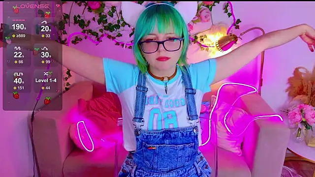 CoralineYoung online show from April 1, 2026, 1:41 pm