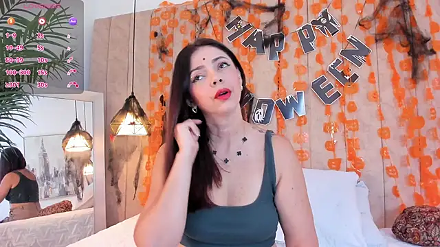 Snapshot of Anantaa_ chatting on October 19, 2025, 1:45 pm Anantaa online show from October 19, 2025, 1:45 pm