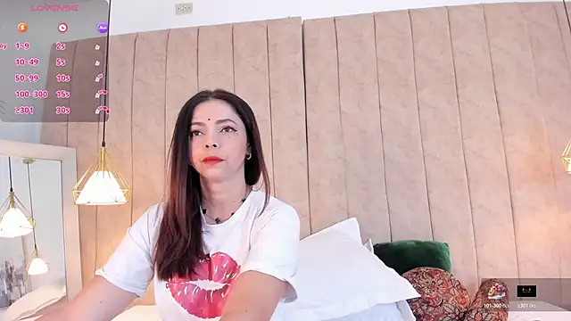 Snapshot of Anantaa_ chatting on November 10, 2025, 11:42 am Anantaa online show from November 10, 2025, 11:42 am