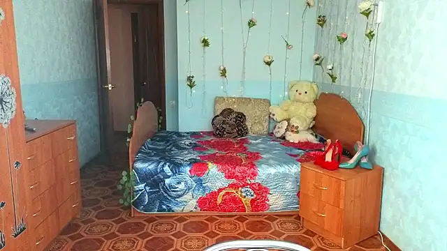 Audrey Aura online show from October 18, 2025, 5:21 am