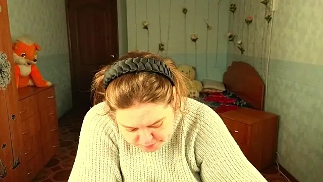 Audrey Aura online show from November 17, 2025, 5:46 am