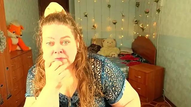 Audrey Aura online show from November 18, 2025, 5:12 am