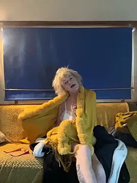 ladyboatlady online show from October 31, 2025, 7:31 am