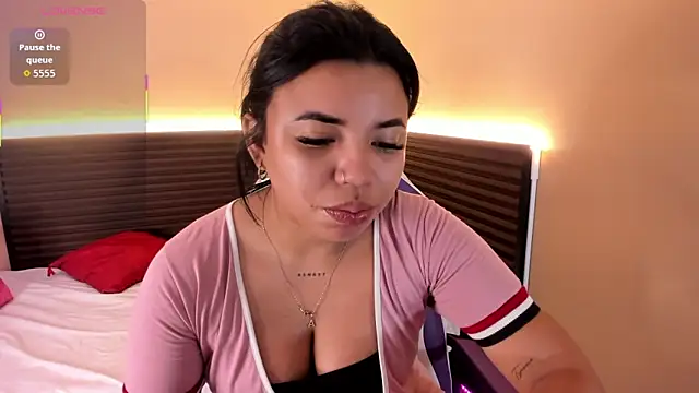 Snapshot of scarlett_enjoy1 chatting on January 7, 2026, 1:13 pm scarlett enjoy1 online show from January 7, 2026, 1:13 pm