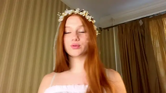 Juuulia  online show from May 19, 2026, 1:50 pm