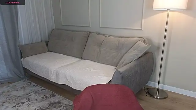 cutienaughtygirl online show from April 13, 2026, 7:36 am