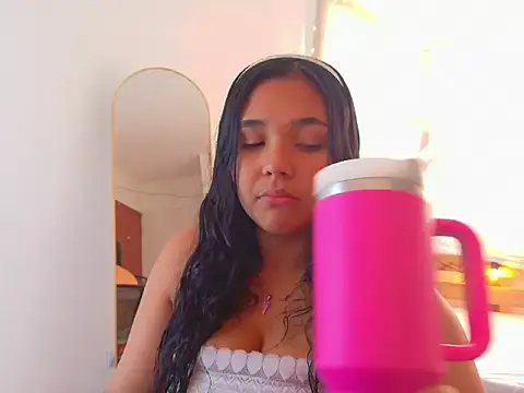 loreaniss online show from March 4, 2026, 7:42 pm