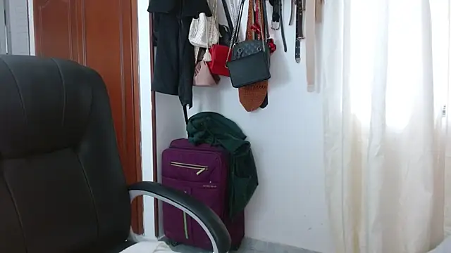 BriggiteSkyAngels online show from November 1, 2025, 9:39 pm