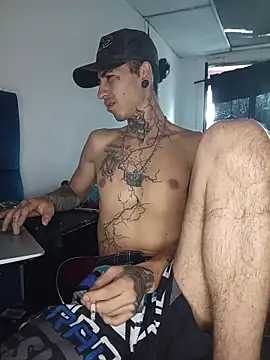 Tattoboy19cm online show from May 27, 2026, 1:19 pm