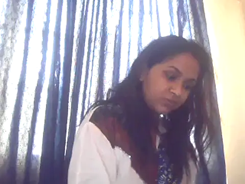 Snapshot of cute_indianxo chatting on September 14, 2025, 10:03 am cute indianxo online show from September 14, 2025, 10:03 am