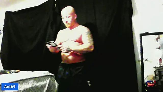 AntMeich6969 online show from September 28, 2025, 11:54 pm