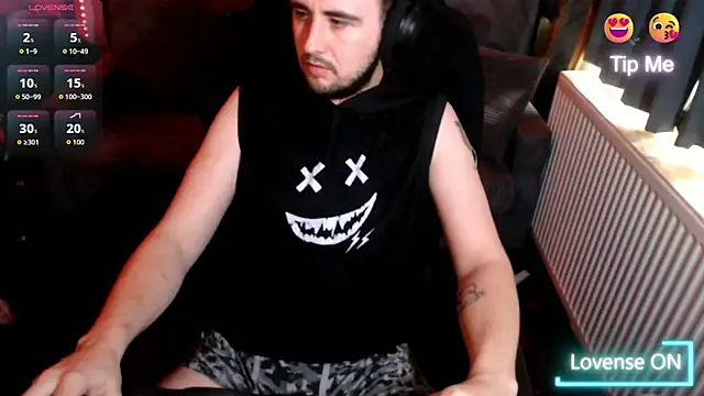 cjhouse96 online show from October 23, 2025, 11:42 am