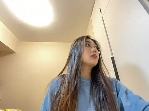 xena0501 online show from December 4, 2025, 12:36 pm