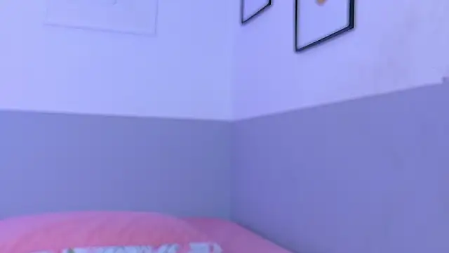 cutepetitee online show from January 12, 2026, 8:03 pm