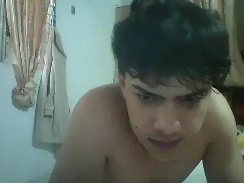 dani titan320 online show from December 3, 2025, 8:18 pm