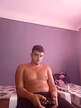 Snapshot of Noname2766 chatting on October 15, 2025, 2:39 pm Noname2766 online show from October 15, 2025, 2:39 pm