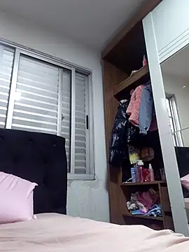 dyjaA online show from April 10, 2026, 8:35 pm